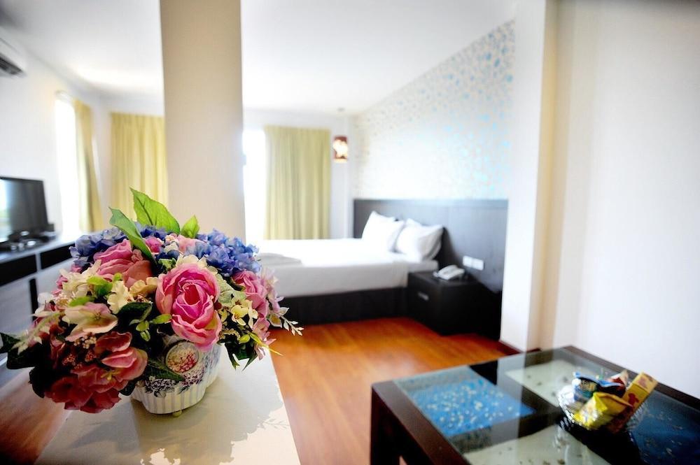 Rhienchai Place Hotel Сураттхани Экстерьер фото