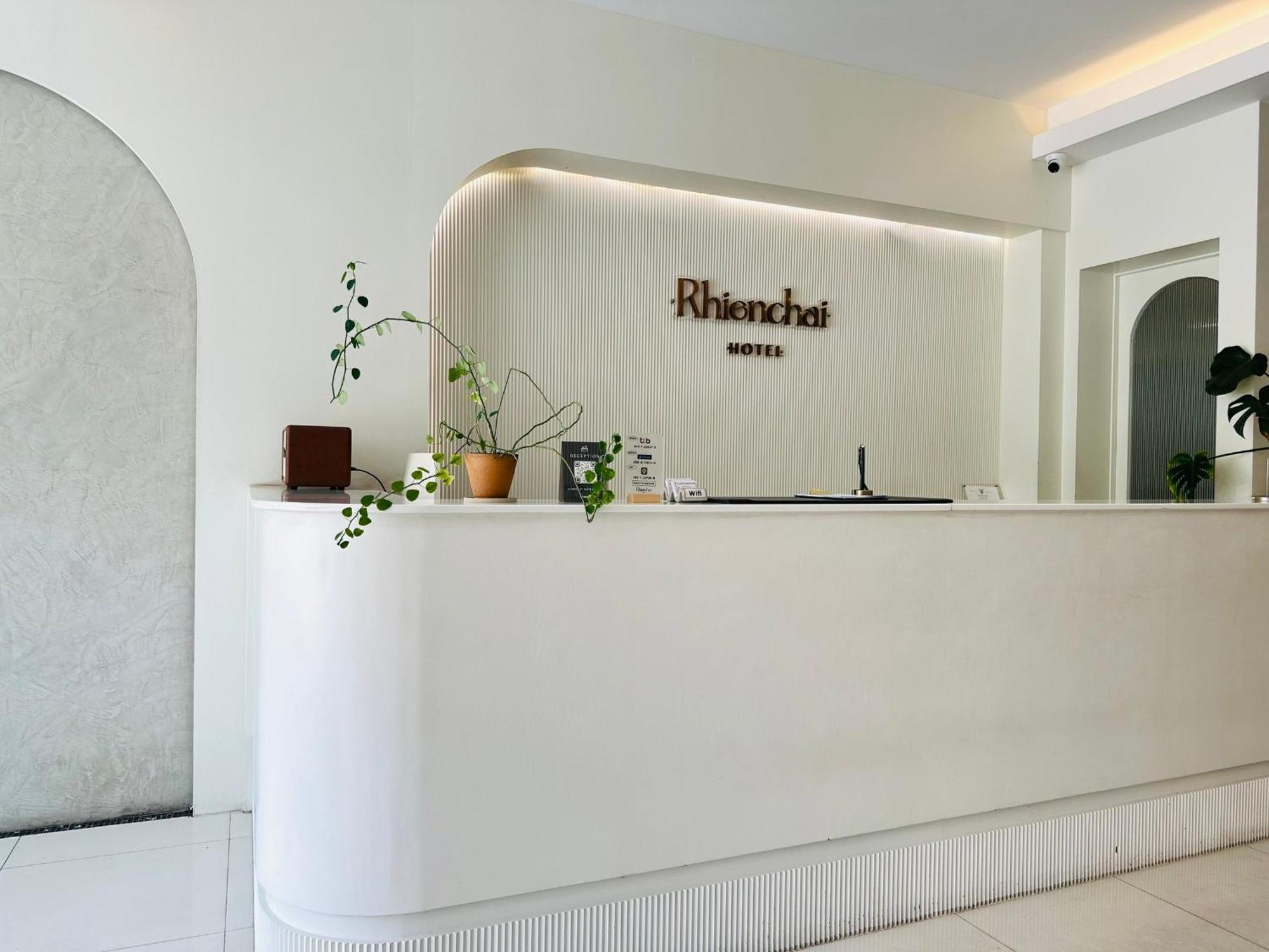 Rhienchai Place Hotel Сураттхани Экстерьер фото