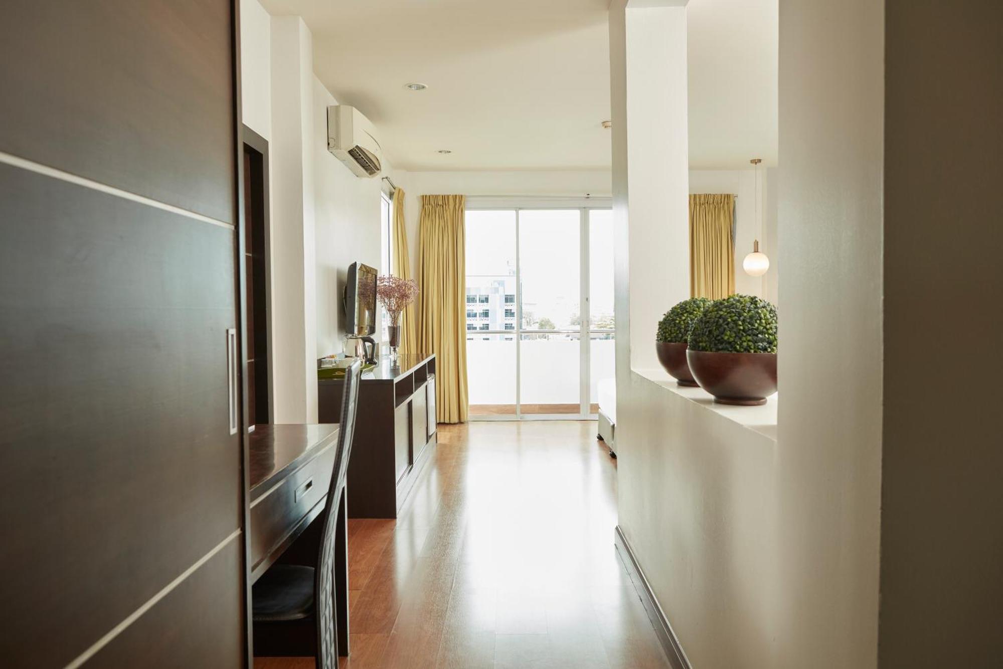 Rhienchai Place Hotel Сураттхани Экстерьер фото