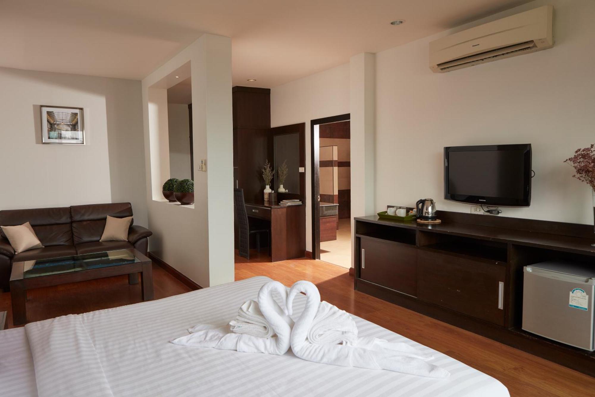 Rhienchai Place Hotel Сураттхани Экстерьер фото