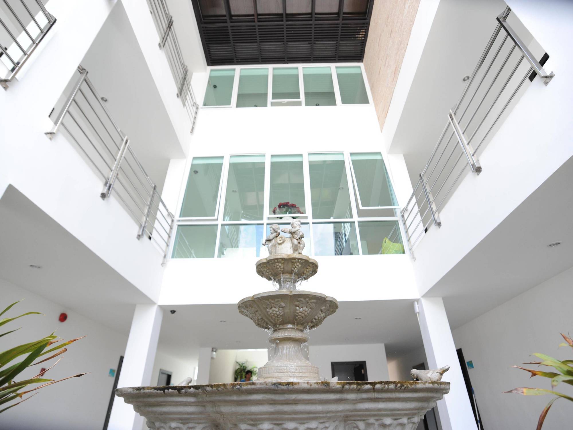 Rhienchai Place Hotel Сураттхани Экстерьер фото
